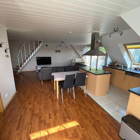 Moderne Maisonette-Wohnung Am Karpfenteich; Modern Apartment With View Of The Carp Pond Barmstedt المظهر الخارجي الصورة