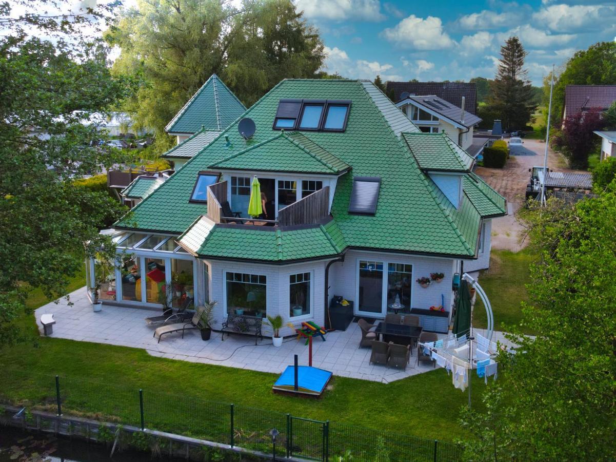 Moderne Maisonette-Wohnung Am Karpfenteich; Modern Apartment With View Of The Carp Pond Barmstedt المظهر الخارجي الصورة