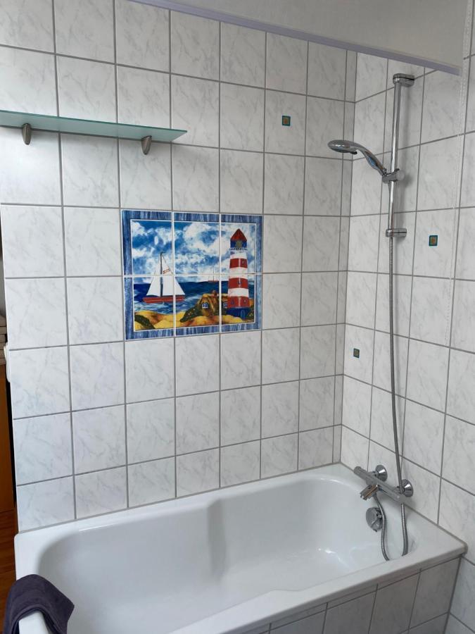 Moderne Maisonette-Wohnung Am Karpfenteich; Modern Apartment With View Of The Carp Pond Barmstedt المظهر الخارجي الصورة