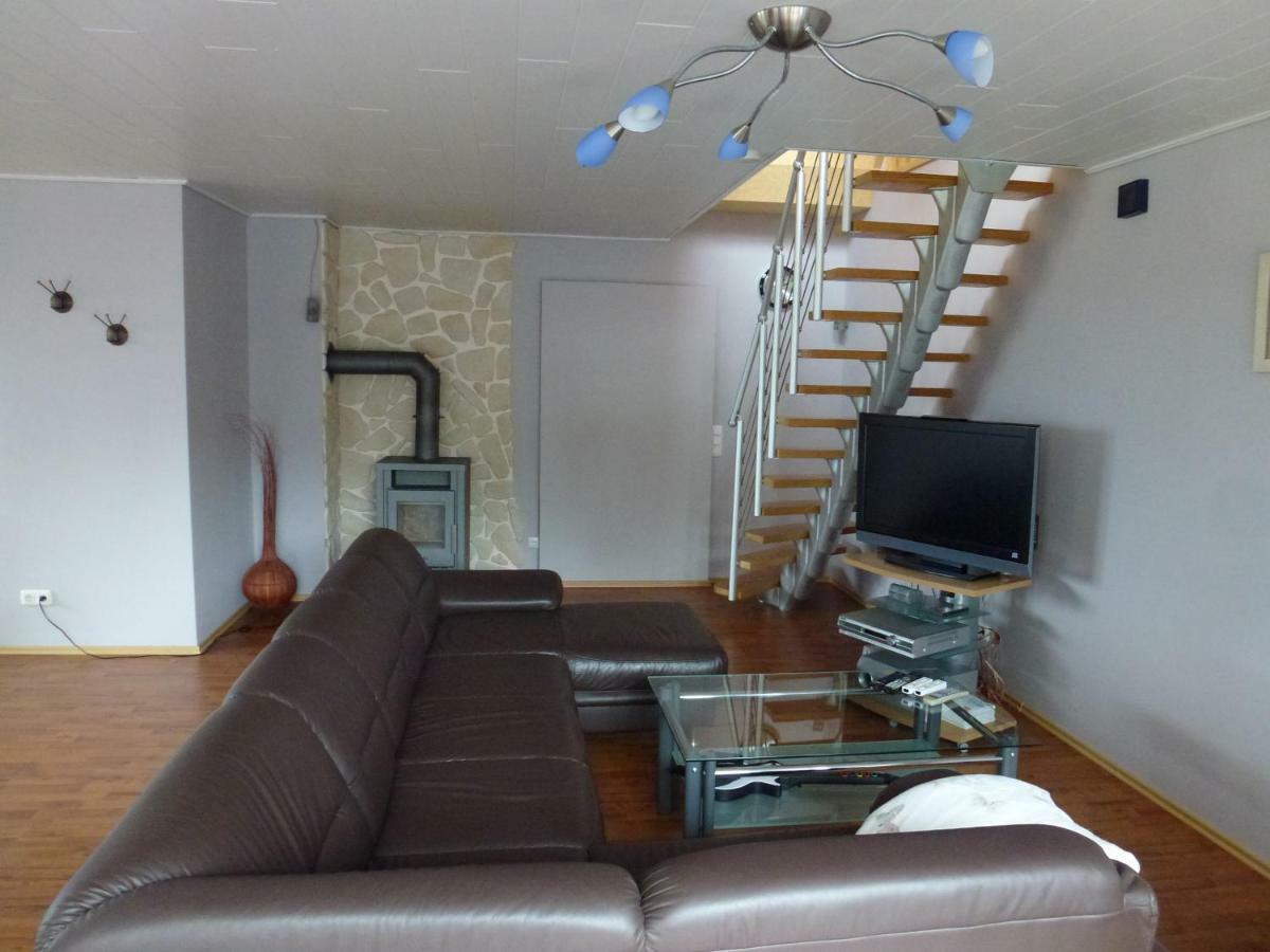 Moderne Maisonette-Wohnung Am Karpfenteich; Modern Apartment With View Of The Carp Pond Barmstedt المظهر الخارجي الصورة